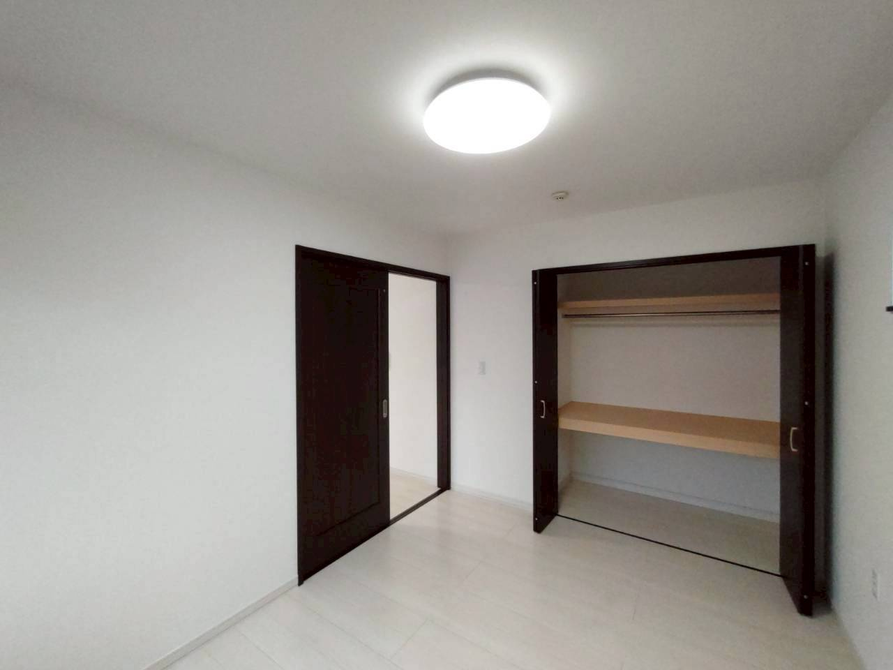 昭和中央1丁目〈平屋〉中古住宅の前面道路含む現地写真