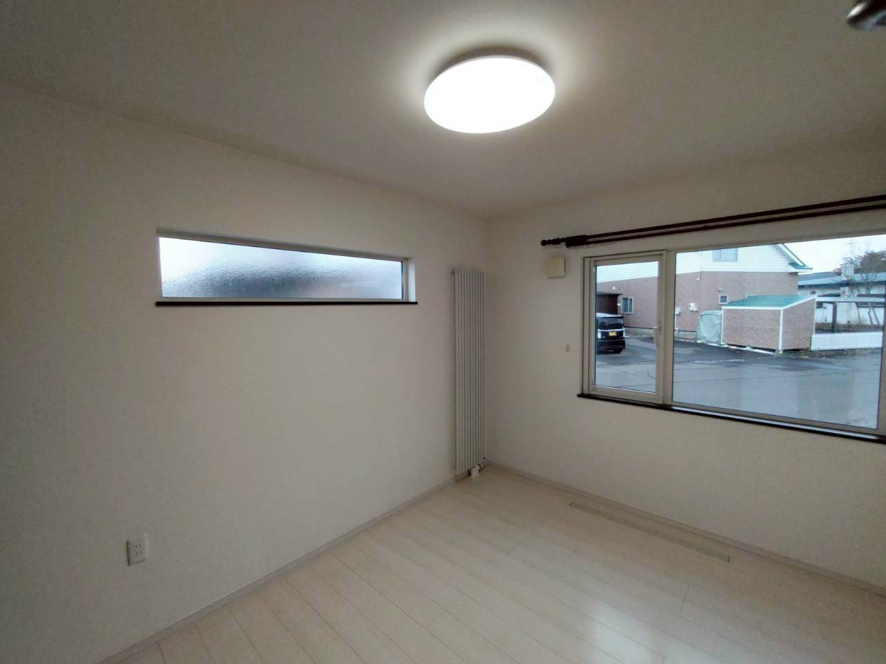 昭和中央1丁目〈平屋〉中古住宅の駐車場