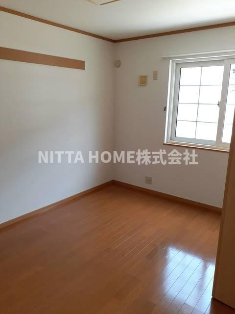 バスケ　ド　フルール　Ｂの居間・リビング|６．７帖の洋室です◇