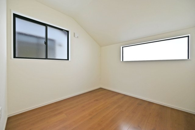 テラシエ池尻新築3丁目一戸建て│4LDK+並列駐車2台可(車種制限有)丁目の洋室|-洋室5帖(2F)-