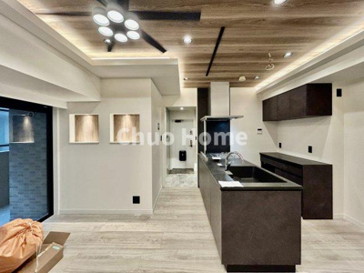 【キッチン】 | ダイアパレス元浅草Ⅱ | 視界に広がりを生むオープンなキッチン。料理や片付けをしながら、家族との会話を楽しんだり、リビングで遊ぶ子どもを見守れます。ご見学時には家具の配置などもイメージしながらぜひご覧になって見て下さい。