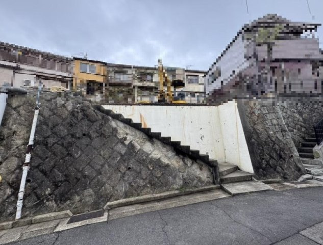 山手４丁目　土地の前面道路含む現地写真