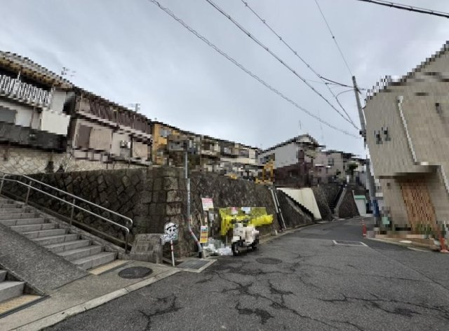 山手４丁目　土地の前面道路含む現地写真