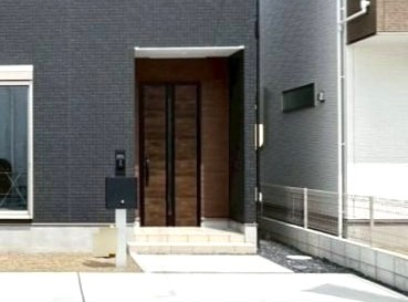 ファーストタウン　一宮市第8今伊勢町馬寄　全5区画分譲の玄関|玄関ドアの鍵はディンプルキーと内側はサムターンキーになっており防犯性の高い仕様になっています。