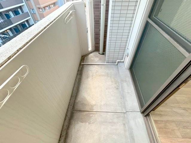 アネシス新大阪のバルコニー