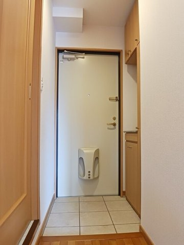 ウイングコートの玄関|明るい玄関です