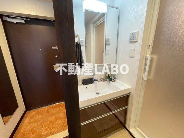 プレジオ弁天町の洗面所