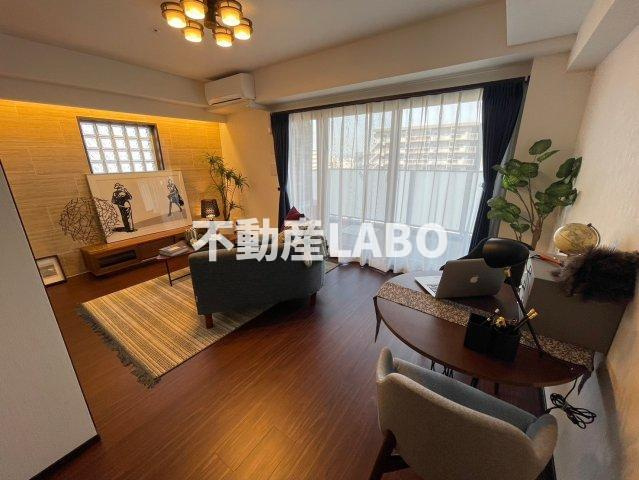 プレジオ弁天町の居間・リビング