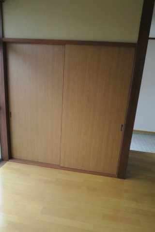 北城町1丁目　貸家2号の収納|玄関横押入