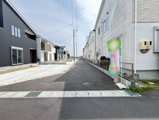 【商談中】ファーストタウン　一宮市第8今伊勢町馬寄　全5区画分譲の前面道路含む現地写真|■前面道路　■ヤマダ不動産　株式会社リライフ　
■夢のマイホーム購入をフルサポートします！