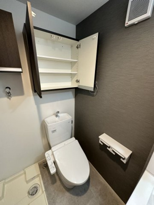 【トイレ】 | ポラ ステラ大和 | 温水洗浄便座付き＆便利な収納付きです♪