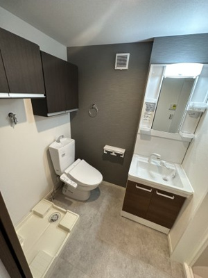 【洗面所】 | ポラ ステラ大和 | 洗面所に独立洗面台・トイレ・室内洗濯機置場があります！