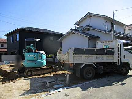 広島市佐伯区屋代1丁目の前面道路含む現地写真