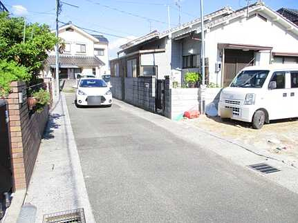 広島市佐伯区屋代1丁目の前面道路含む現地写真