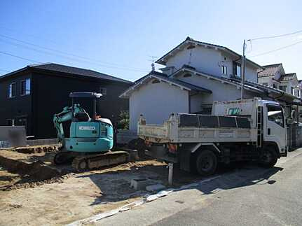広島市佐伯区屋代1丁目の前面道路含む現地写真