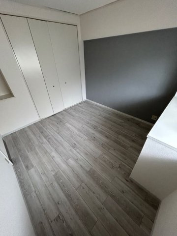 ロイヤルメゾン東須磨の居間・リビング|こちらのリビングで趣味の時間をお楽しみください