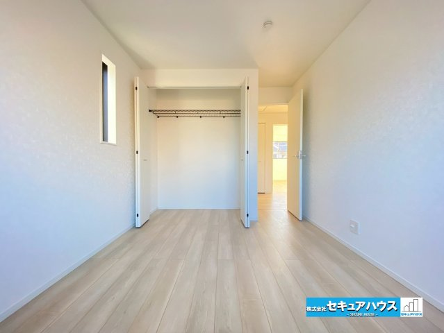 【今からご案内可能】東海市名和町堂ノ前　全4棟の洋室|【洋室】
◆家族一人ひとりの大切なプライベート空間。趣味に合わせて使って頂けるようシンプルに仕上げてあります。暮らし心地を大きく左右する収納を、適材適所に配置し使い勝手を考慮しました。　