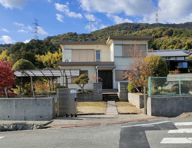 大津市滋賀里2丁目の前面道路含む現地写真