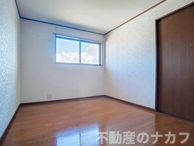 北島ハイツの洋室