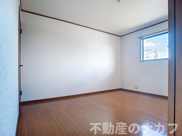 北島ハイツの洋室