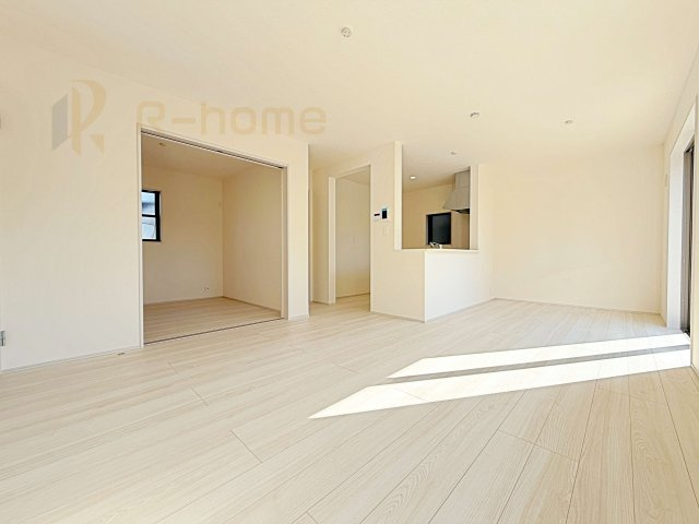 ひたちなか市堀口第4　新築戸建て　1号棟の居間・リビング|広くて明るいＬＤＫ♪ ゆったりくつろげるリビングスペースで、ご家族皆様の笑顔が溢れます。