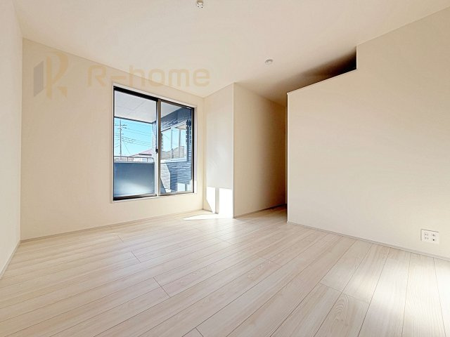 ひたちなか市堀口第4　新築戸建て　1号棟の洋室|収納便利なウォークインクローゼット付きの洋室♪
明るく風通しの良いお部屋です♪