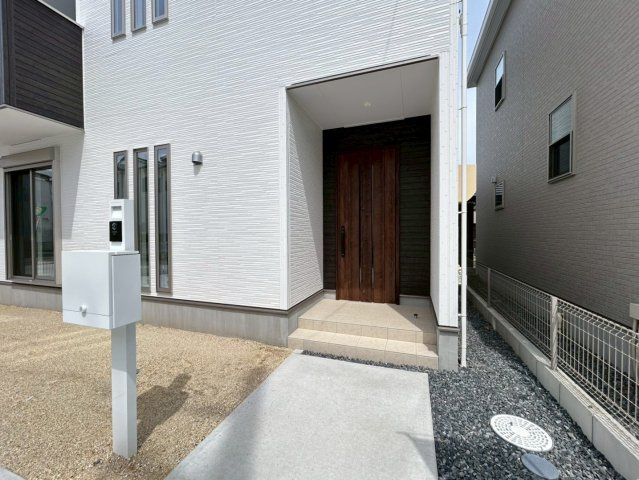 ファーストタウン　一宮市第8今伊勢町馬寄　全5区画分譲の玄関|玄関ドアの鍵はディンプルキーと内側はサムターンキーになっており防犯性の高い仕様になっています。