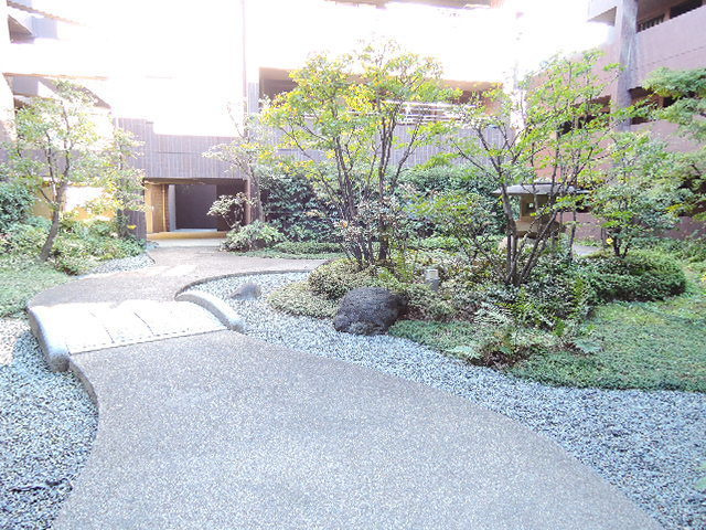 アトラス野毛山のその他共用部分|お洒落な庭園