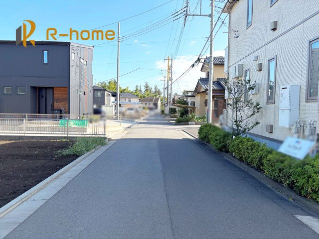 ひたちなか市堀口第4　新築戸建て　2号棟の前面道路含む現地写真|周辺環境も併せて案内致します♪
閑静な住宅地で笑顔あふれる新生活！
ぜひ現地へお越しください♪
