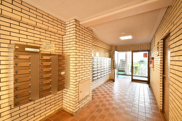 サンパーク七里のエントランス