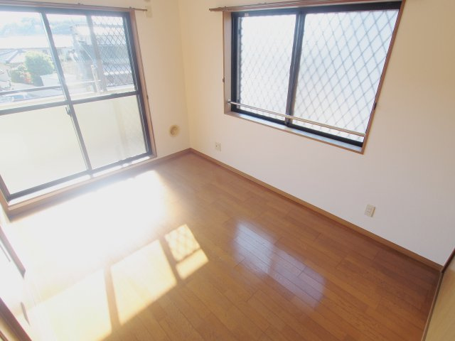 グレース府中の洋室