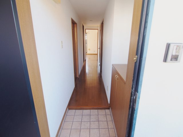 グレース府中の玄関