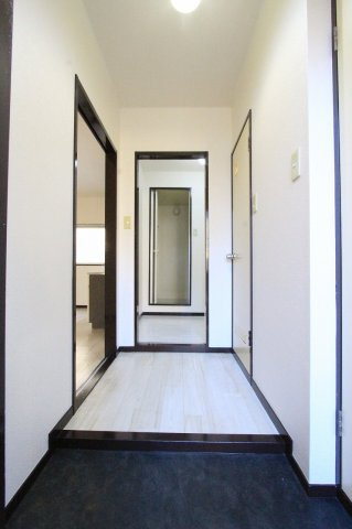 ピアー横手の玄関|同物件の参考写真です。