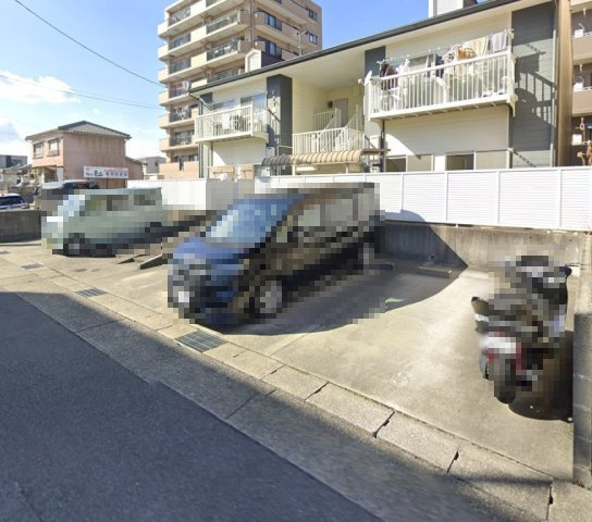 ピアー横手の駐車場
