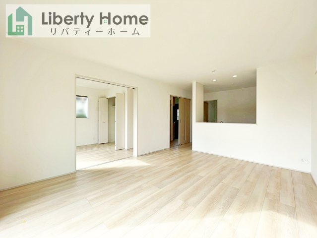 ひたちなか市牛久保2丁目　新築戸建　B号棟の居間・リビング