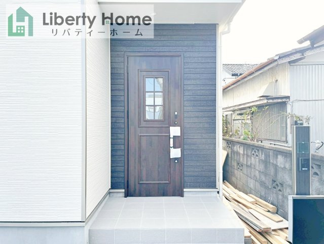 ひたちなか市牛久保2丁目　新築戸建　B号棟のエントランス
