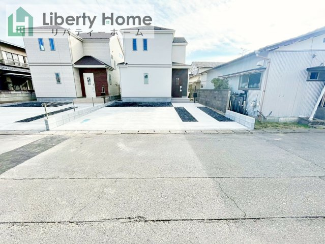 ひたちなか市牛久保2丁目　新築戸建　B号棟の前面道路含む現地写真