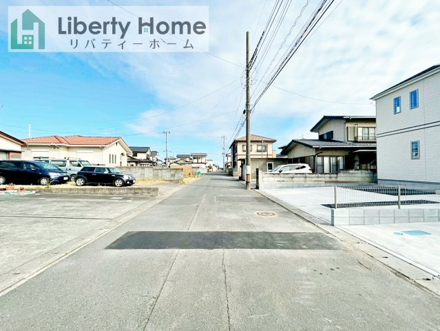 ひたちなか市牛久保2丁目　新築戸建　B号棟の前面道路含む現地写真