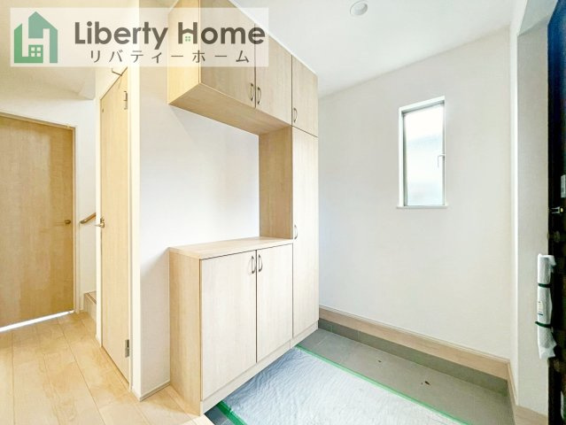 ひたちなか市牛久保2丁目　新築戸建　B号棟の玄関