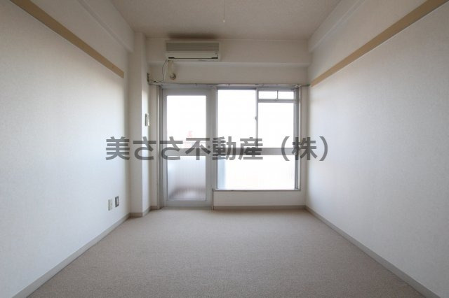 【居間・リビング】 | メゾン・ド・ノアピア富士見町 | 写真の反転タイプになります。