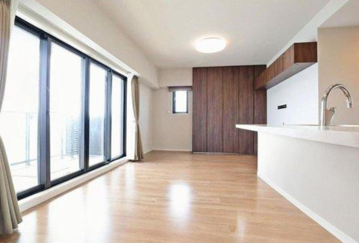 プレイズ西明石の居間・リビング