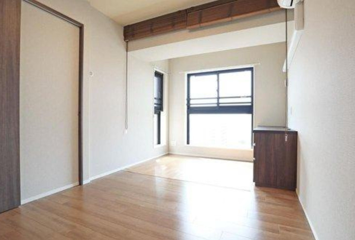 プレイズ西明石の洋室