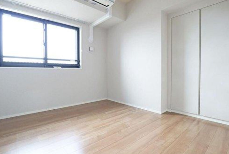 プレイズ西明石の洋室