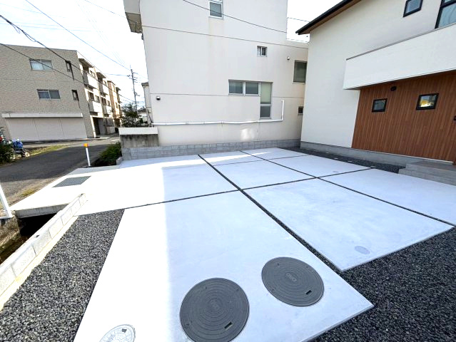 伊予郡松前町大字昌農内の新築一戸建の駐車場|駐車場に車を止められます