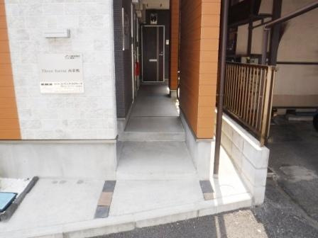 Ｔｈｒｅｅ　ｆｏｒｅｓｔ　西巣鴨のエントランス