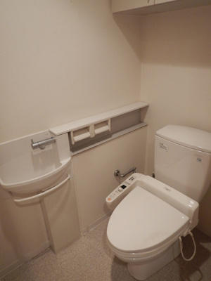 【トイレ】 | トーキョー・オーディアム | 落ち着いた色調のトイレです