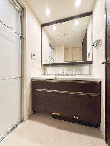 ザ・マジェスティコート目黒の独立洗面台|空室のためご都合に合わせてご内覧できます
お問合せはお電話でもお受付しております。
03-6450-5211