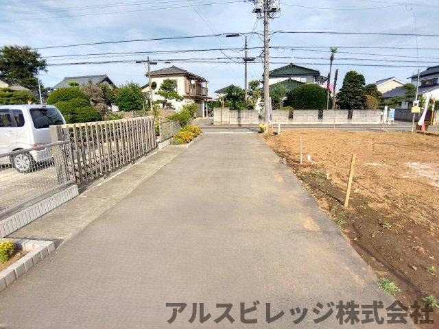 土地/ふじみ野市亀久保3丁目の前面道路含む現地写真