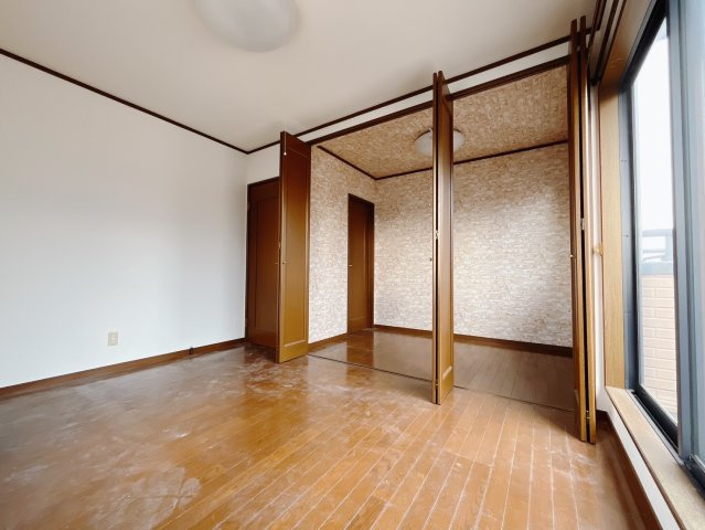 【中古戸建】邑楽郡邑楽町大字中野の洋室|■2階洋室｜2階各居室には収納をご用意しています♪常にお部屋を綺麗に保てます！小さなお子様も自然とお片付けができるようになるのでうれしいですよね！