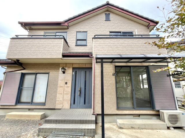 【中古戸建】邑楽郡邑楽町大字中野の外観|■外観｜特徴のある個性的な住まいと美しい街並み、そして住みやすい環境を、ぜひ現地でご覧になりませんか。お気軽にお問合せください(^^)  